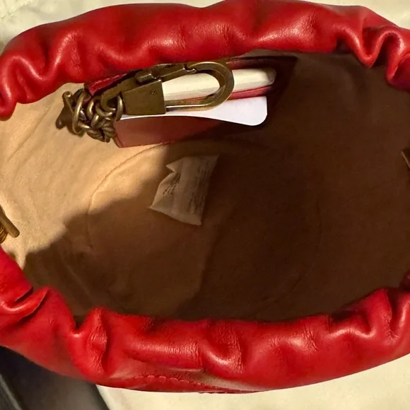 Gucci Women's Mini Gg Marmont Matelasse Calf Leather Bucket Bag - Picture 4 of 10